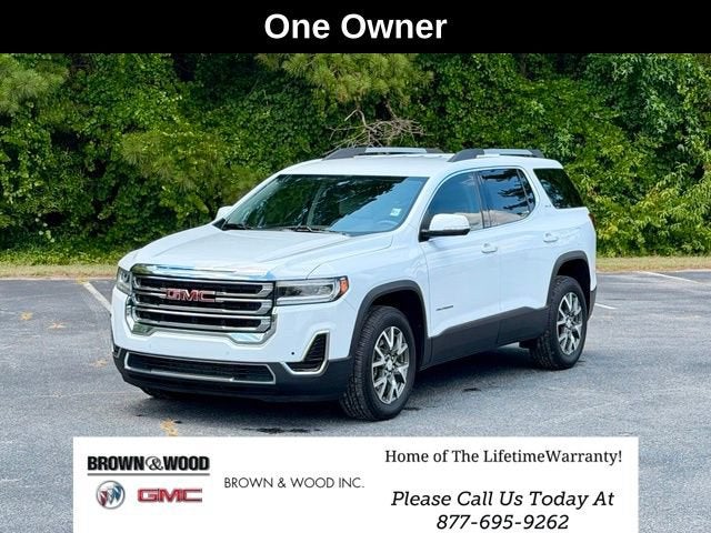 2021 GMC Acadia SLE in Summit White — front three-quarter view