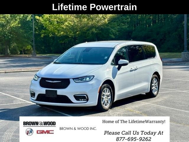 2023 Chrysler PACIFICA Base in Bright White Clearcoat — front three-quarter view