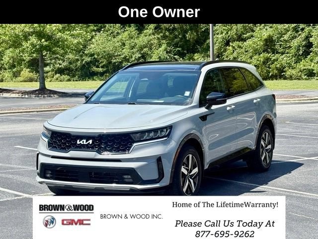 2022 Kia Sorento EX in Wolf Gray — front three-quarter view